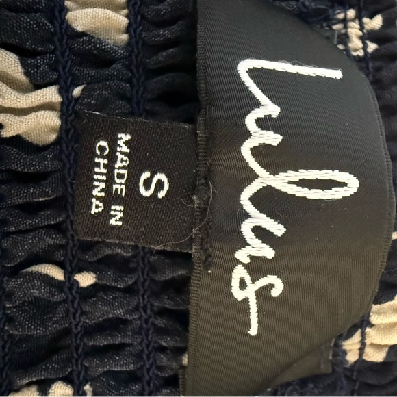 Lulu's | Pretty Fresh Navy Blue Floral Print Ruched Puff Sleeve Crop Top - Picture 9 of 11